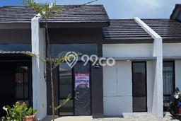 Dijual Rumah 2 Kamar Lokasi Ideal Nyaman dan Strategis di Rungkut Dijual Rumah 2 Kamar Lokasi Ideal Nyaman dan Strategis di Rungkut
