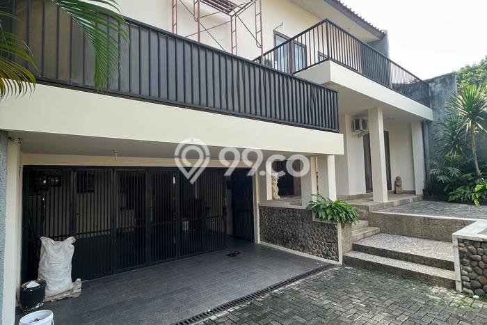 Disewakan! Rumah 4 Kamar Tidur &
4 Kamar Mandi di Kemang, Jakarta Selatan Disewakan! Rumah 4 Kamar Tidur &
4 Kamar Mandi di Kemang, Jakarta Selatan