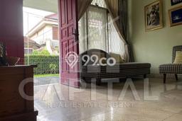 Rumah Elit Modern Tanpa Renovasi di Supratman Bandung Rumah Elit Modern Tanpa Renovasi di Supratman Bandung