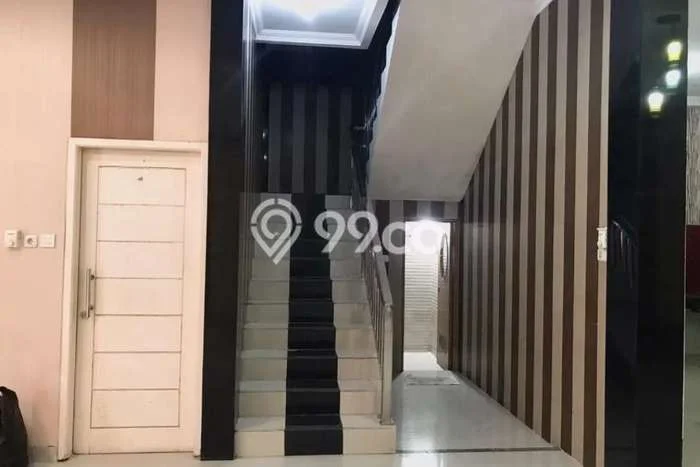 Rumah di Kedoya, 3 KM, Lingkungan Berkembang Rumah di Kedoya, 3 KM, Lingkungan Berkembang
