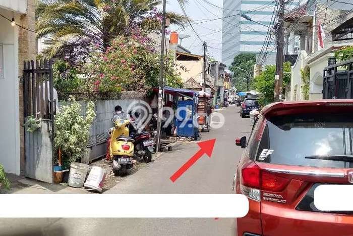 Rumah Strategis dengan Luas Tanah 231m² dan Luas Bangunan 382m² di Kawasan Slipi, Jakarta Barat Rumah Strategis dengan Luas Tanah 231m² dan Luas Bangunan 382m² di Kawasan Slipi, Jakarta Barat