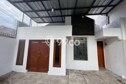 Rumah di Cempaka Putih, 2 KM, Lingkungan Potensial Rumah di Cempaka Putih, 2 KM, Lingkungan Potensial