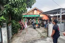 For Sale Rumah 4 Kamar Lokasi Strategis Bagus dan Strategis di Pasar Rebo For Sale Rumah 4 Kamar Lokasi Strategis Bagus dan Strategis di Pasar Rebo