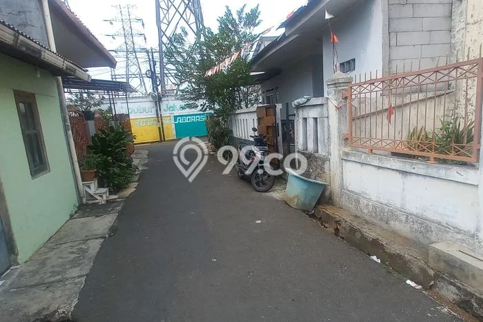 Rumah Kost untuk Dijual di Ciracas dengan 6 KT, 6 KM, Luas 100m2 Rumah Kost untuk Dijual di Ciracas dengan 6 KT, 6 KM, Luas 100m2