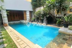 Rumah di Kebayoran Lama, 5 KT, Dekat Fasilitas Umum, LT 450m² Bangunan 400m² Rumah di Kebayoran Lama, 5 KT, Dekat Fasilitas Umum, LT 450m² Bangunan 400m²