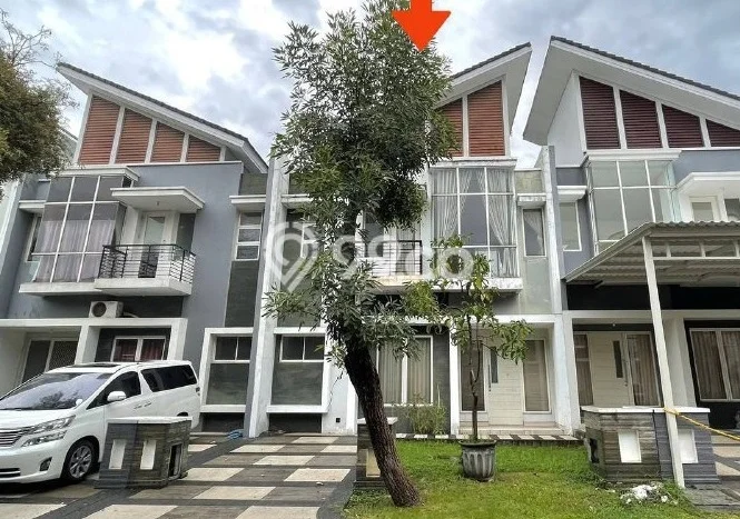 Kesempatan Investasi 4 Kamar Tidur dan 4 Kamar Mandi di , Dekat Pusat Kota, Surabaya Kesempatan Investasi 4 Kamar Tidur dan 4 Kamar Mandi di , Dekat Pusat Kota, Surabaya