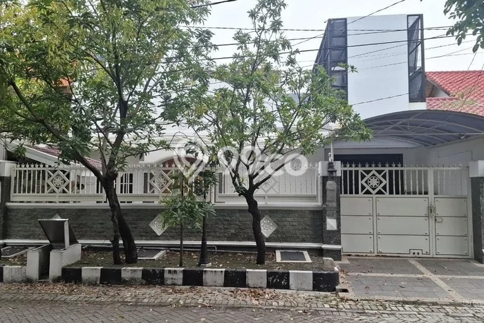 Hunian Eksklusif Siap Huni LT 390m2 di Rungkut, Surabaya Hunian Eksklusif Siap Huni LT 390m2 di Rungkut, Surabaya