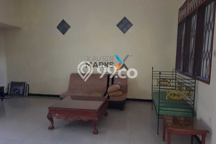 Lokasi strategis! Rumah siap huni dikontrakkan di Wiyung LB 240m2 Lokasi strategis! Rumah siap huni dikontrakkan di Wiyung LB 240m2