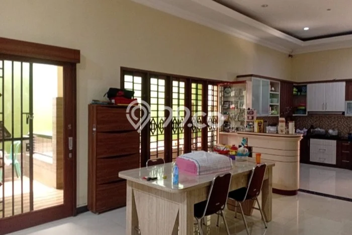 Rumah Strategis Modern Lb 300m2 di Temanggung, Temanggung Rumah Strategis Modern Lb 300m2 di Temanggung, Temanggung