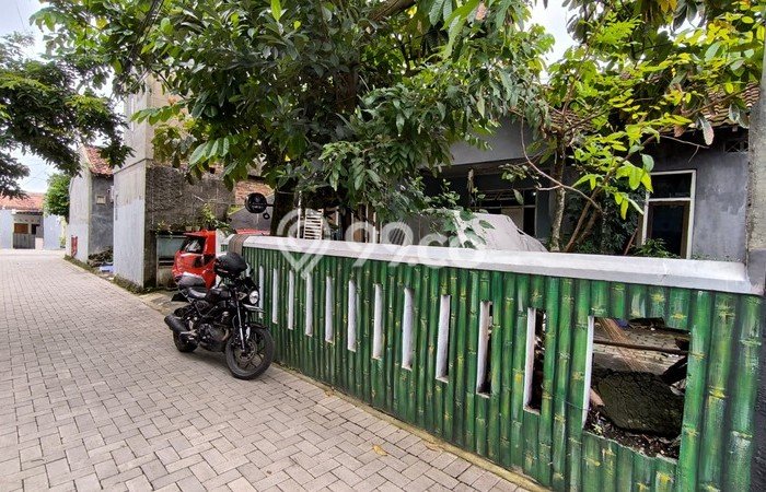 Rumah Modern Minimalis 9 KT Bisa Langsung Pindah di Sleman Rumah Modern Minimalis 9 KT Bisa Langsung Pindah di Sleman