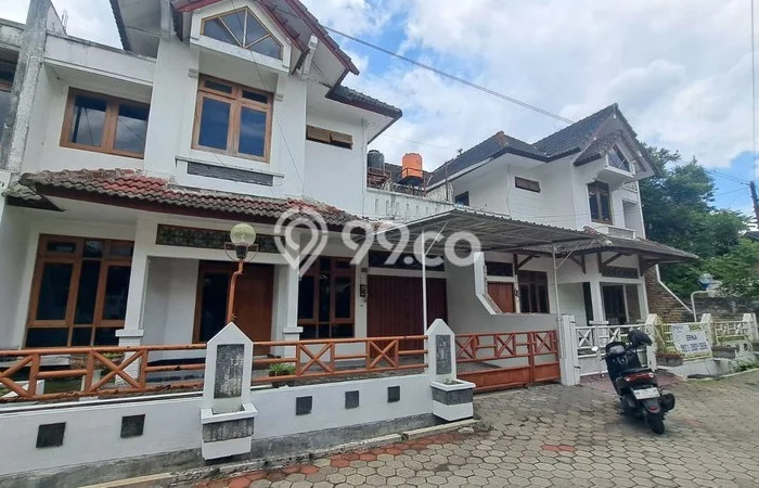 Dijual Cepat Rumah Bagus Siap Huni LB 250m2 di Bantul, Bantul Dijual Cepat Rumah Bagus Siap Huni LB 250m2 di Bantul, Bantul