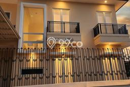 Disewakan! Rumah 5 Kamar Tidur &
4 Kamar Mandi di Semolowaru, Surabaya Disewakan! Rumah 5 Kamar Tidur &
4 Kamar Mandi di Semolowaru, Surabaya