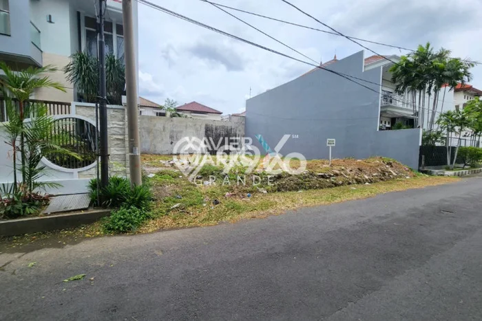 Lahan Dijual Lokasi Strategis di Surabaya dengan Luas 468m2 Lahan Dijual Lokasi Strategis di Surabaya dengan Luas 468m2