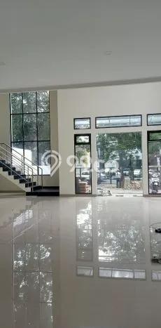 LOKASI PREMIUM! Ruko Kawasan Niaga di Dago, Luas 300m2m², Siap Operasional LOKASI PREMIUM! Ruko Kawasan Niaga di Dago, Luas 300m2m², Siap Operasional
