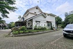 Hunian Mewah LB 141m2 Siap Huni Desain Elegan di Bintaro, Tangerang Selatan Hunian Mewah LB 141m2 Siap Huni Desain Elegan di Bintaro, Tangerang Selatan