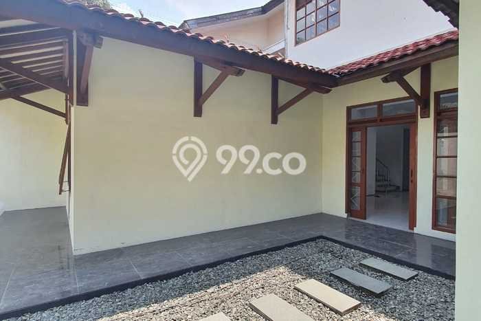 Rumah Mewah LB 350m2 Siap Pakai Desain Elegan di Taman Holis Indah, Bandung Rumah Mewah LB 350m2 Siap Pakai Desain Elegan di Taman Holis Indah, Bandung