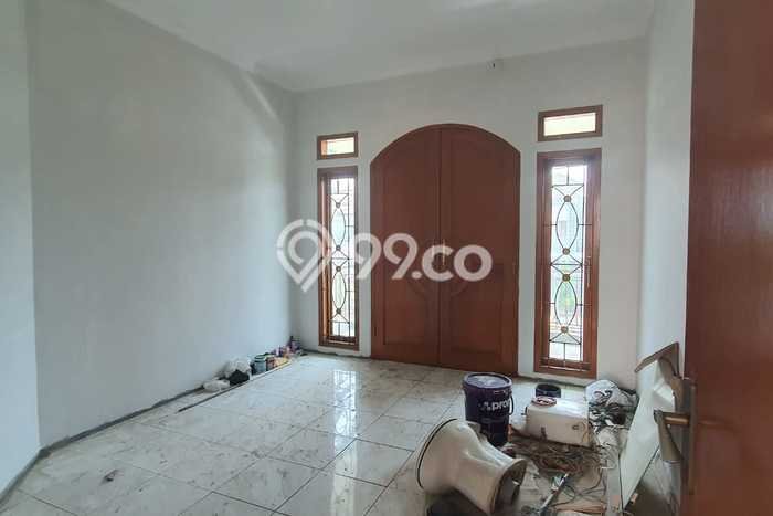 Rumah Mewah LB 350m2 Siap Pakai Desain Elegan di Taman Holis Indah, Bandung Rumah Mewah LB 350m2 Siap Pakai Desain Elegan di Taman Holis Indah, Bandung