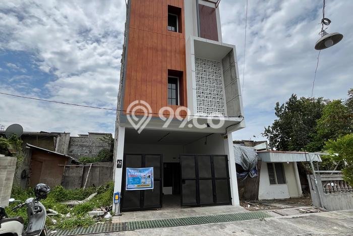 Kos-kosan Dijual di Soekarno Hatta Malang Luas 230m2 Kos-kosan Dijual di Soekarno Hatta Malang Luas 230m2