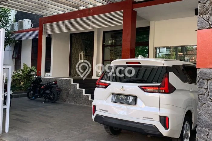 Hunian Mewah LB 650m2 Siap Pakai Desain Elegan di Soekarno Hatta, Malang Hunian Mewah LB 650m2 Siap Pakai Desain Elegan di Soekarno Hatta, Malang