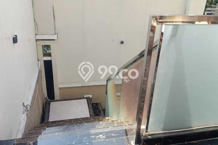 Rumah Elit Modern Siap Huni di Pantai Indah Kapuk Jakarta Utara Rumah Elit Modern Siap Huni di Pantai Indah Kapuk Jakarta Utara