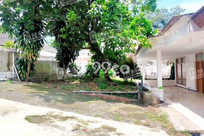 Rumah di Buah-buahan, 4 KT, View Kota, LT 679m² LB 200m² Rumah di Buah-buahan, 4 KT, View Kota, LT 679m² LB 200m²