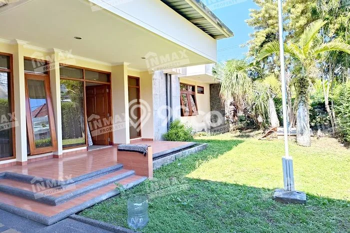 Disewakan! Rumah 4 Kamar Tidur &
5 Kamar Mandi di Malang Kota, Malang Disewakan! Rumah 4 Kamar Tidur &
5 Kamar Mandi di Malang Kota, Malang