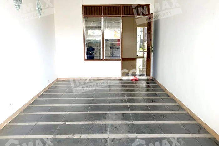 Rumah Modern 5 KT LT 305m2 di Probolinggo Rumah Modern 5 KT LT 305m2 di Probolinggo