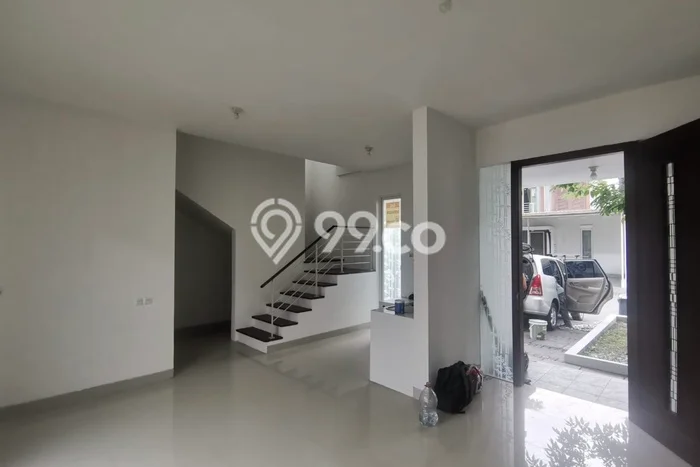Lokasi strategis! Rumah siap pakai dikontrakkan di Wiyung LB 150m2 Lokasi strategis! Rumah siap pakai dikontrakkan di Wiyung LB 150m2