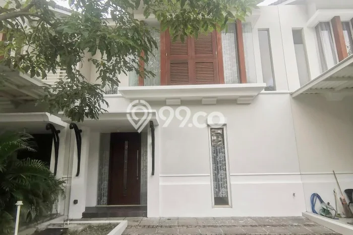 Lokasi strategis! Rumah siap pakai dikontrakkan di Wiyung LB 150m2 Lokasi strategis! Rumah siap pakai dikontrakkan di Wiyung LB 150m2