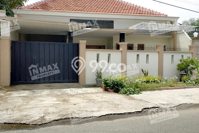 Rumah Modern 5 KT LT 305m2 di Probolinggo Rumah Modern 5 KT LT 305m2 di Probolinggo