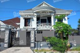 Rumah Mewah LB 250m2 Siap Huni Desain Elegan di Surabaya Kota, Surabaya Rumah Mewah LB 250m2 Siap Huni Desain Elegan di Surabaya Kota, Surabaya