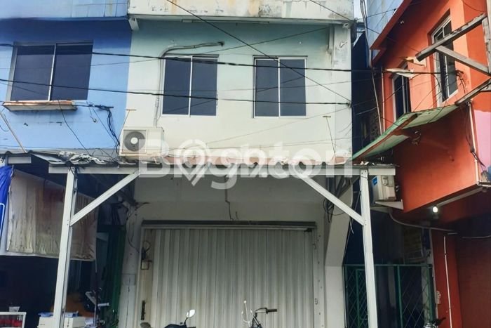 Ruko Dijual di Jakarta Timur LT 72m2 & LB 180m2 Lokasi Terbaik! Ruko Dijual di Jakarta Timur LT 72m2 & LB 180m2 Lokasi Terbaik!