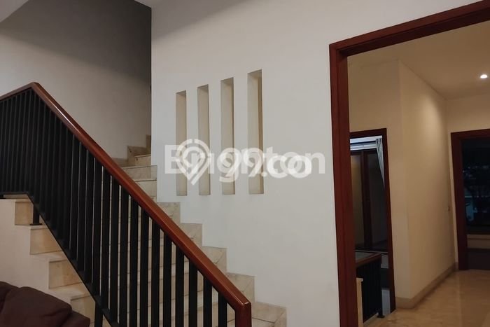 LOKASI STRATEGIS! Rumah kawasan , Akses ke Tol, 4 KT, Luas 190m2m² LB 210m2m² LOKASI STRATEGIS! Rumah kawasan , Akses ke Tol, 4 KT, Luas 190m2m² LB 210m2m²
