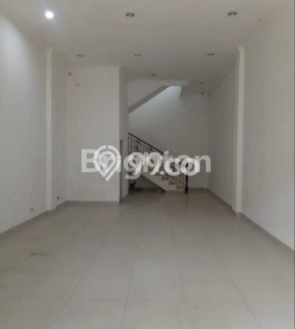 AREA PREMIUM! Ruko For Rent Kawasan Pejaten, Luas 280m², Area Utama AREA PREMIUM! Ruko For Rent Kawasan Pejaten, Luas 280m², Area Utama
