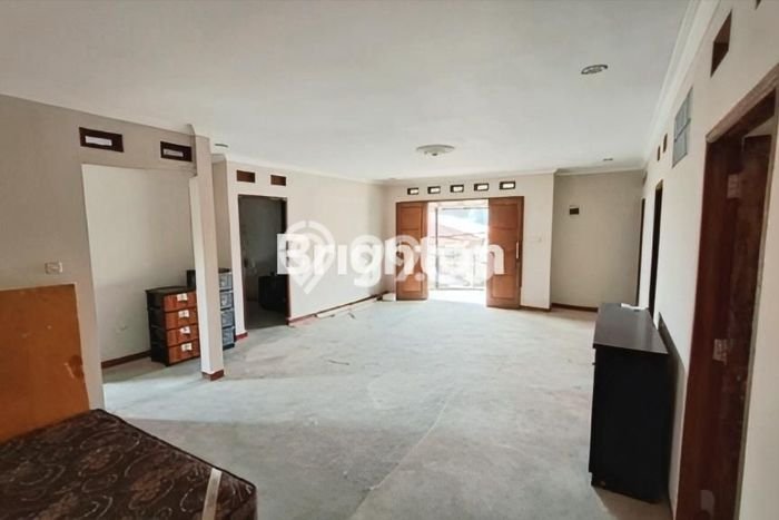 Rumah Elit Modern Tanpa Renovasi di Jatiwaringin Jakarta Timur Rumah Elit Modern Tanpa Renovasi di Jatiwaringin Jakarta Timur