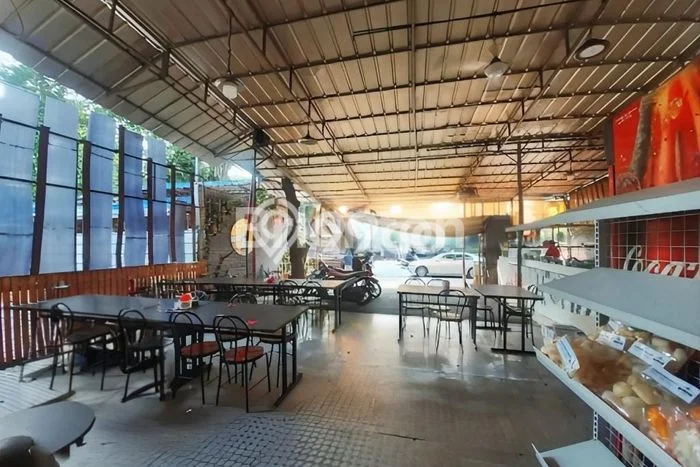 Ruko Dijual di Jakarta Timur LT 163m2 & LB 163m2 Lokasi Terbaik! Ruko Dijual di Jakarta Timur LT 163m2 & LB 163m2 Lokasi Terbaik!