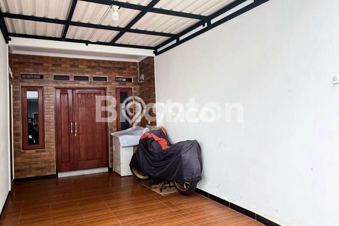 For Sale Rumah 5 Kamar Lokasi Ideal Nyaman dan Strategis di Ciracas For Sale Rumah 5 Kamar Lokasi Ideal Nyaman dan Strategis di Ciracas