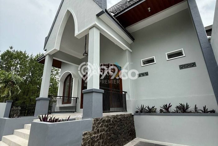Rumah Minimalis 3 KT LT 210m2 di Araya Rumah Minimalis 3 KT LT 210m2 di Araya