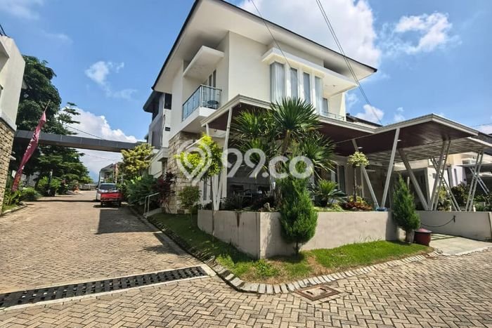 Vila di Junrejo, Luas 141m2m², Posisi Strategis Vila di Junrejo, Luas 141m2m², Posisi Strategis