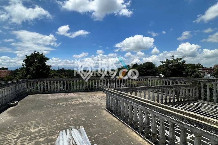 Unit Komersial Dijual di Klojen Malang Luas Tanah 398m2, Luas Bangunan 1000m2 Unit Komersial Dijual di Klojen Malang Luas Tanah 398m2, Luas Bangunan 1000m2
