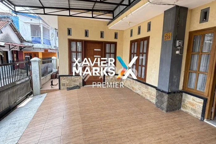 Kost Dijual di Malang Kota dengan 9 KT dan Luas 200m2 Kost Dijual di Malang Kota dengan 9 KT dan Luas 200m2