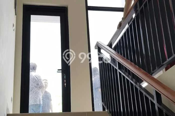 Ruko Disewa di Jakarta Barat dengan LB 75m2 Area Komersial Ramai Ruko Disewa di Jakarta Barat dengan LB 75m2 Area Komersial Ramai