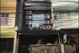 Siap Huni Rumah Mewah 10 Kamar di Kebon Jeruk Dekat ke Mana Pun Siap Huni Rumah Mewah 10 Kamar di Kebon Jeruk Dekat ke Mana Pun