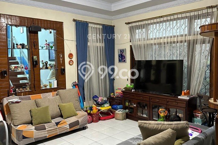 Siap Huni Rumah Mewah 6 Kamar di Ciracas Dekat ke Mana Saja Siap Huni Rumah Mewah 6 Kamar di Ciracas Dekat ke Mana Saja