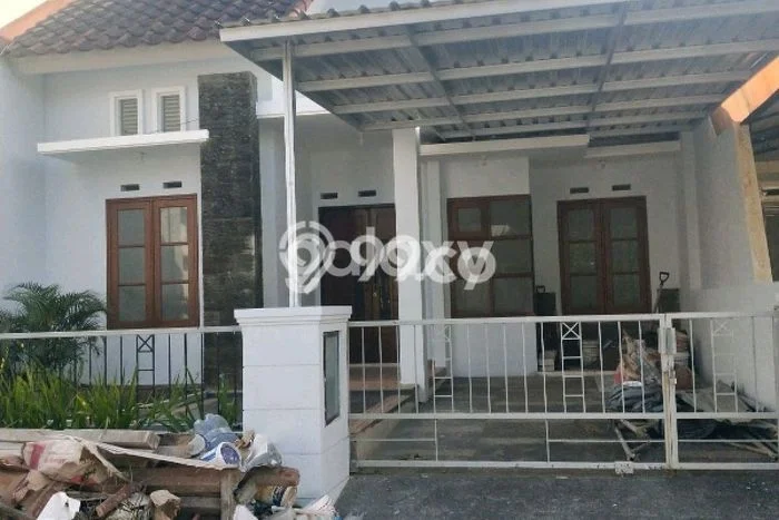 Rumah Minimalis 3 Kamar LT 130m2 di Villa Puncak Tidar Rumah Minimalis 3 Kamar LT 130m2 di Villa Puncak Tidar
