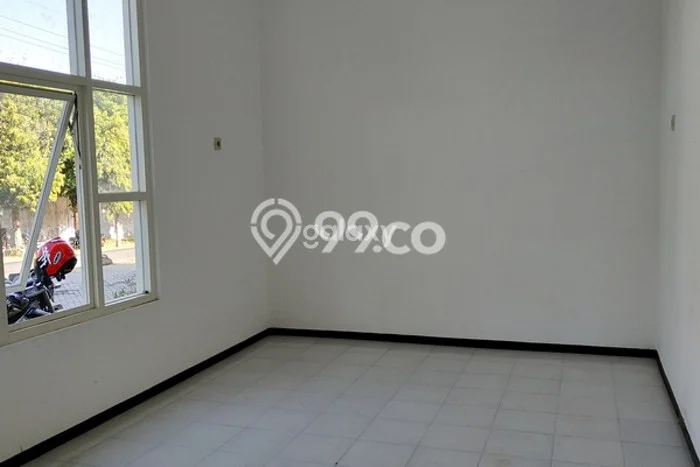 Gudang Strategis Kawasan Singosari, Luas 335m2m², Jalan Utama, Tingkat Keramaian Tinggi Gudang Strategis Kawasan Singosari, Luas 335m2m², Jalan Utama, Tingkat Keramaian Tinggi