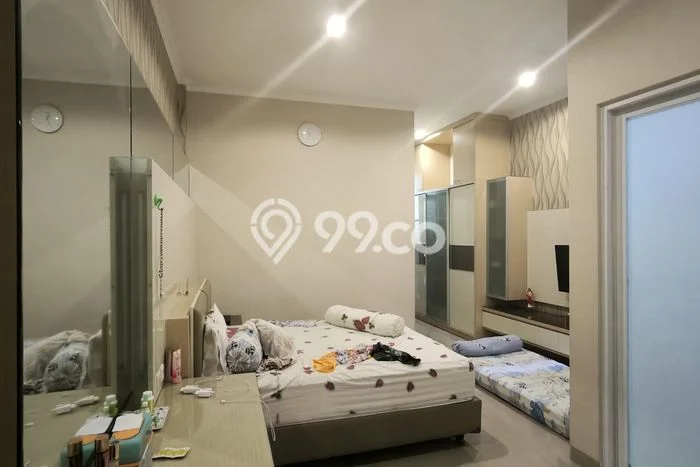 For Sale! Luxury House LT 180m2 Desain Elegan di Manyar For Sale! Luxury House LT 180m2 Desain Elegan di Manyar