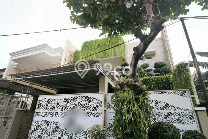 For Sale! Luxury House LT 180m2 Desain Elegan di Manyar For Sale! Luxury House LT 180m2 Desain Elegan di Manyar