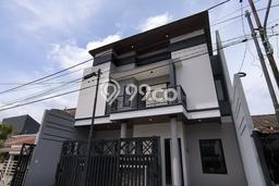 Hunian Eksklusif Siap Huni LT 150m2 di Rungkut, Surabaya Hunian Eksklusif Siap Huni LT 150m2 di Rungkut, Surabaya