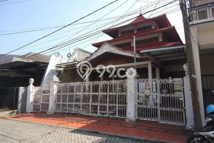 Rumah Elit LB 340m2 Siap Huni Desain Elegan di Panjang Jiwo, Surabaya Rumah Elit LB 340m2 Siap Huni Desain Elegan di Panjang Jiwo, Surabaya